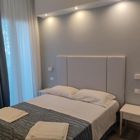 Hotel Caravel Park Rimini Exterior foto