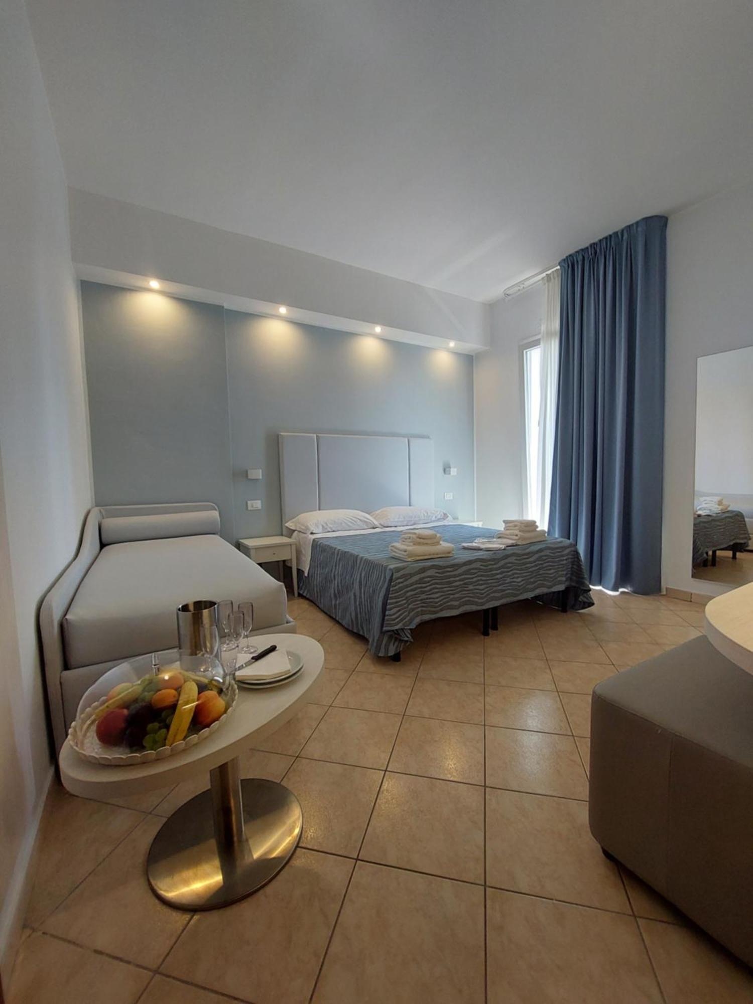 Hotel Caravel Park Rimini Exterior foto