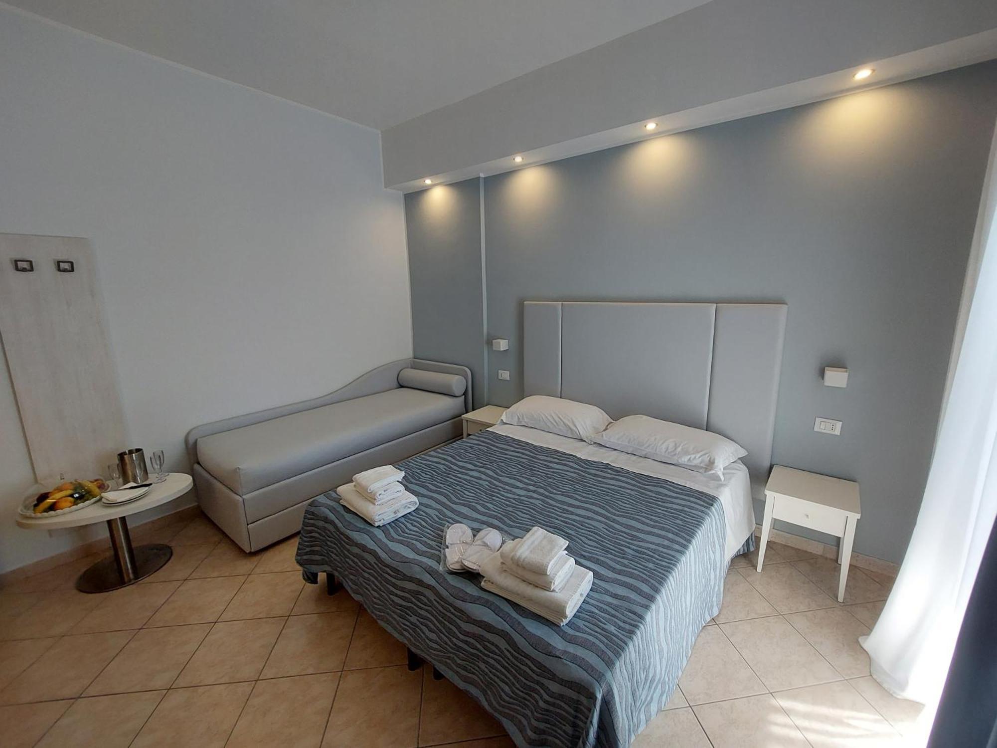 Hotel Caravel Park Rimini Exterior foto
