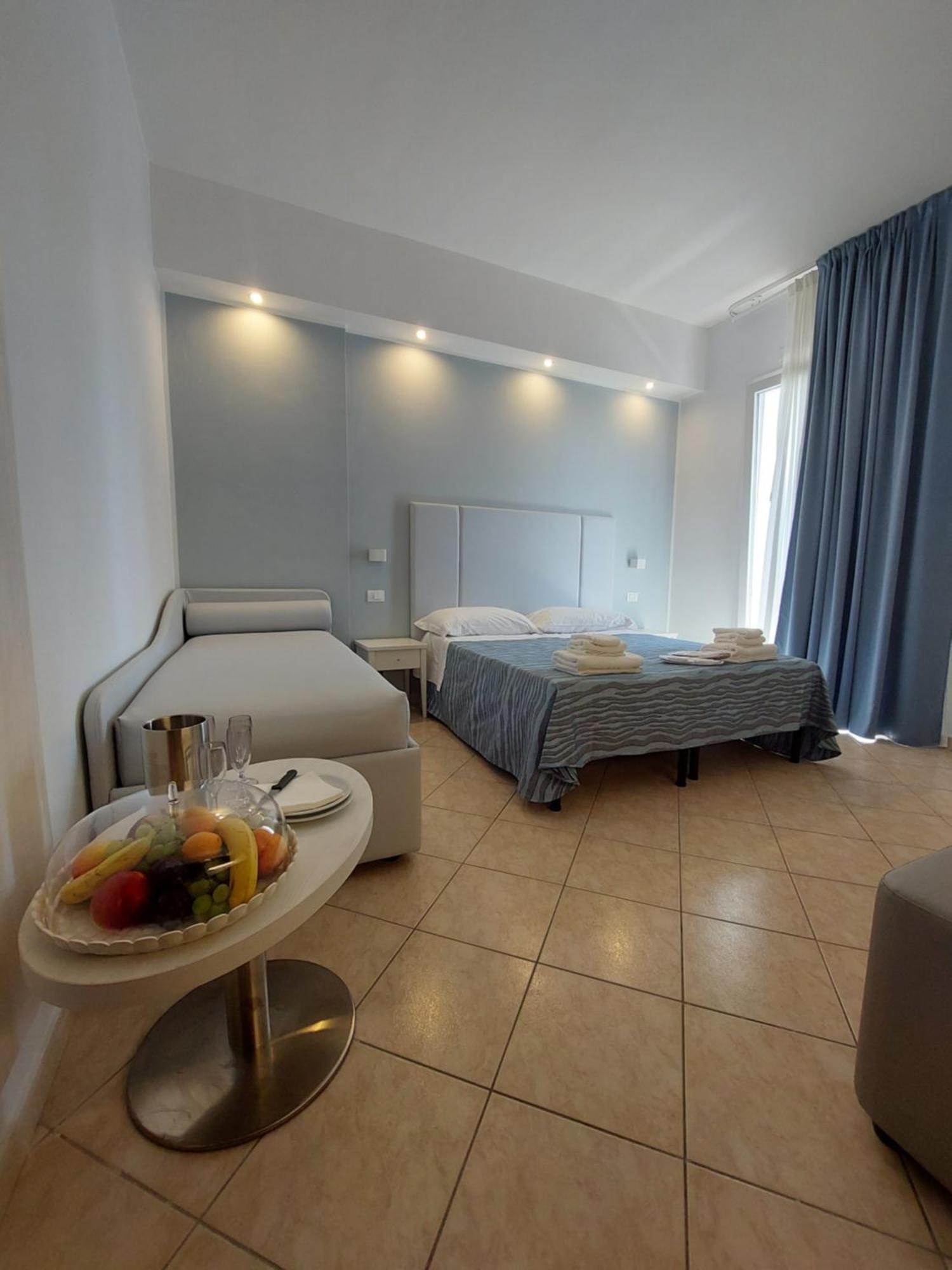 Hotel Caravel Park Rimini Exterior foto