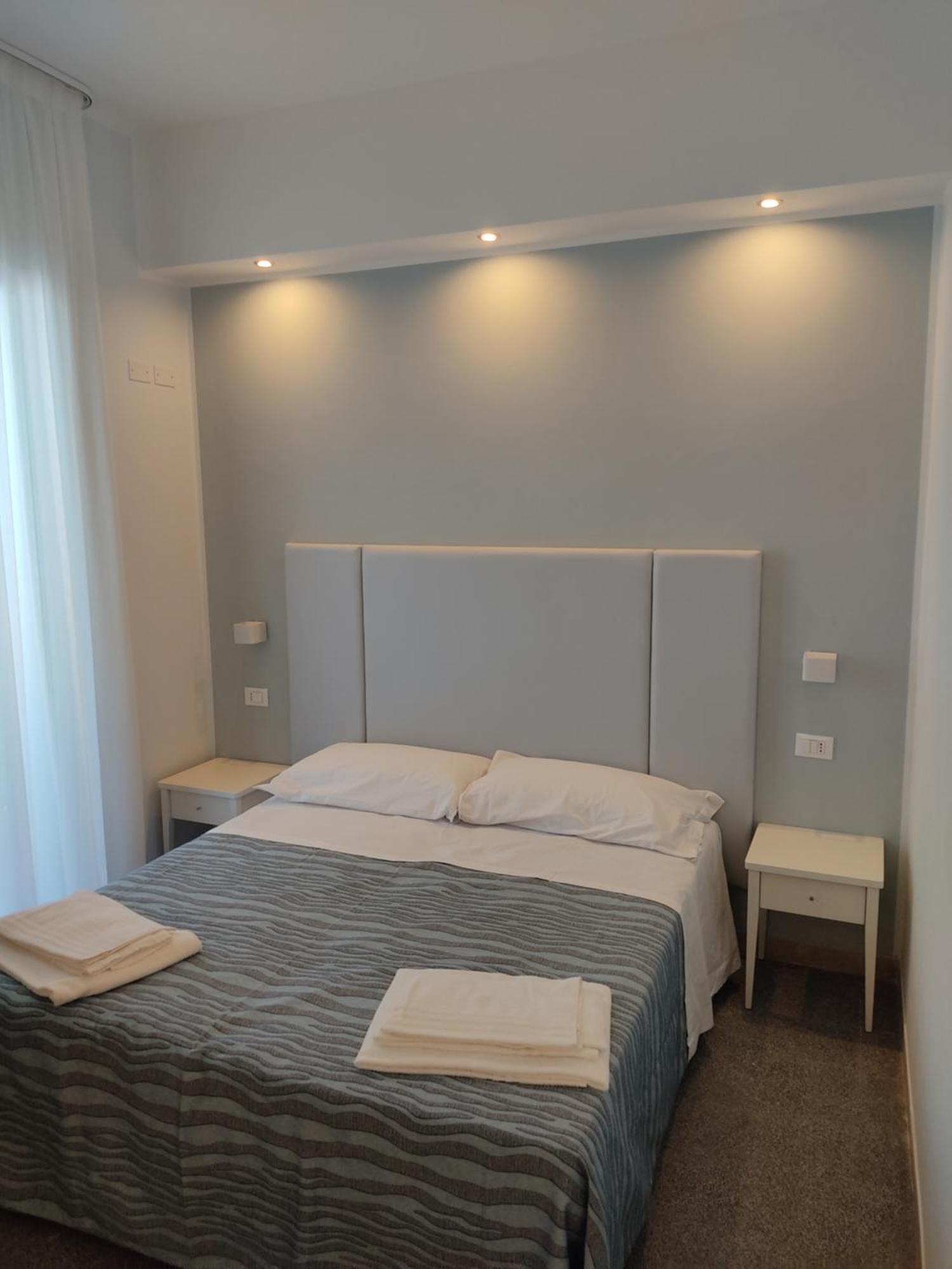 Hotel Caravel Park Rimini Exterior foto